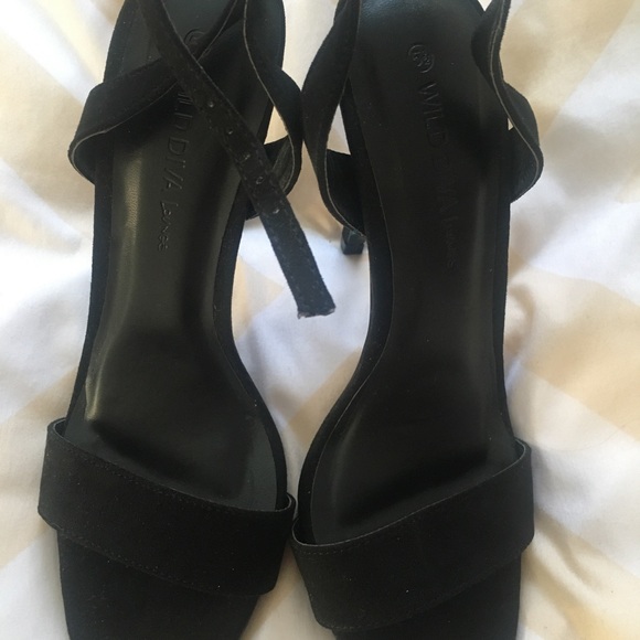 Fashion nova sandals - Picture 2 of 3